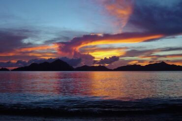 diving in el nido philippines beautiful sunset