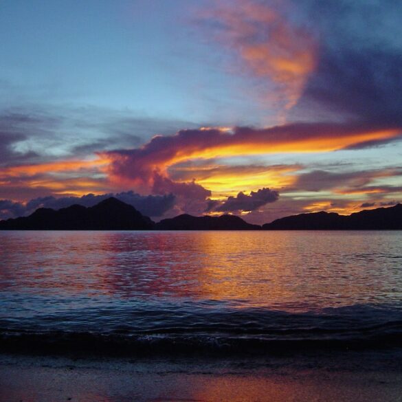 diving in el nido philippines beautiful sunset