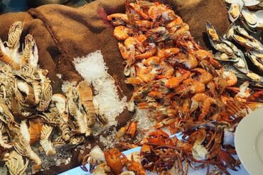 starfish bloo w retreat seminyak hotel bali restaurant seafood