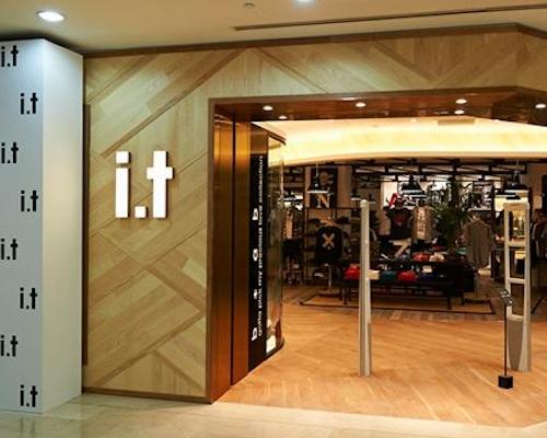 Hong Kong’s cult boutique i.t sets up shop in Singapore.