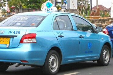 blue bird taxi in bali