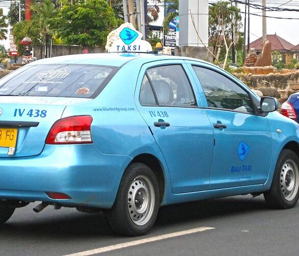 blue bird taxi in bali