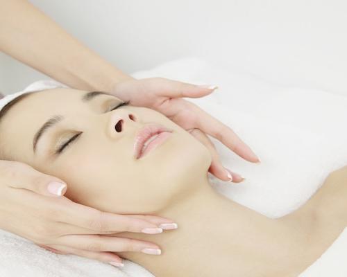 Estetica: In safe hands with the mother of all facials