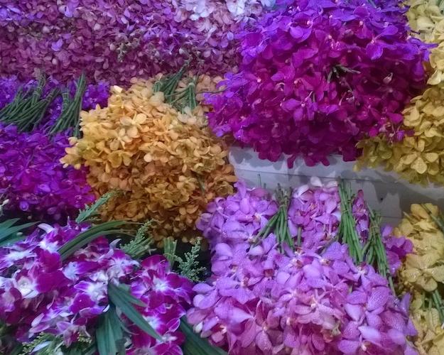 Pak Khlong Talat (Fresh Flower Market)
