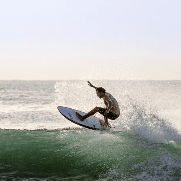 best surfing spots in sri lanka