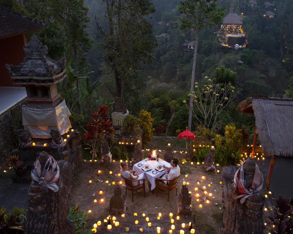 10 Romantic Restaurants in Bali With Equally Amazing Food