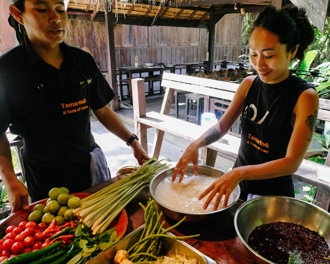 Video: City Nomads Experience The Tamarind Cooking School in Luang Prabang, Laos