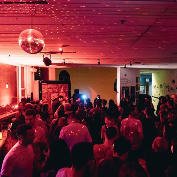 german dj ata at intermission bar singapore