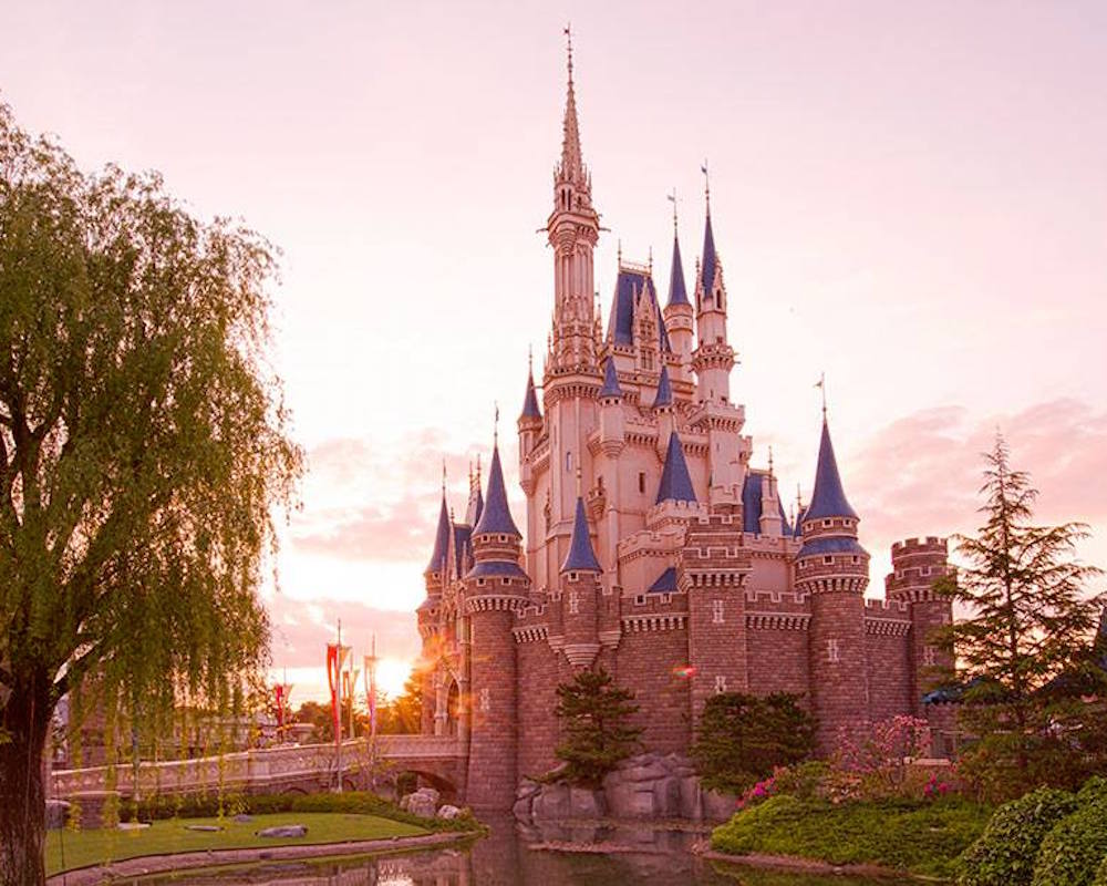 5 Reasons to Visit Tokyo Disneyland This Year: 35th Anniversary Highlights You Don’t Want to Miss