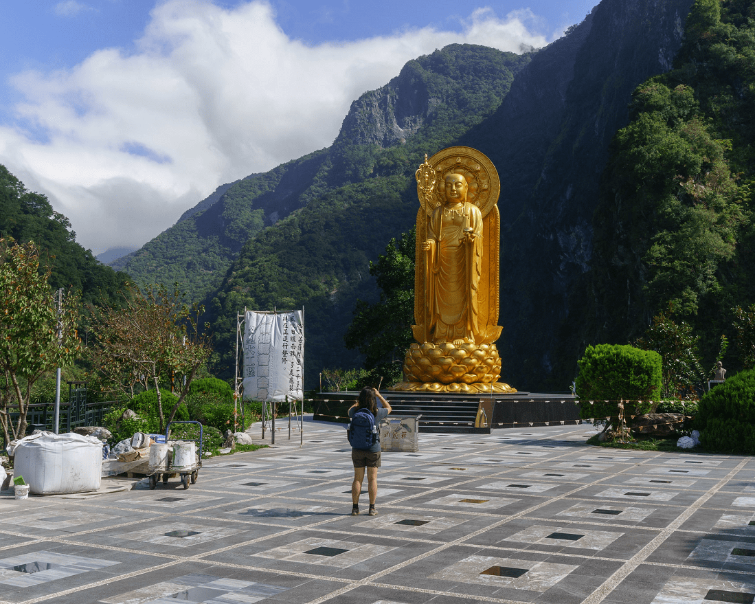 Day Trips from Taipei: Where to Visit for Hot Springs, Hiking, and Local Street Food