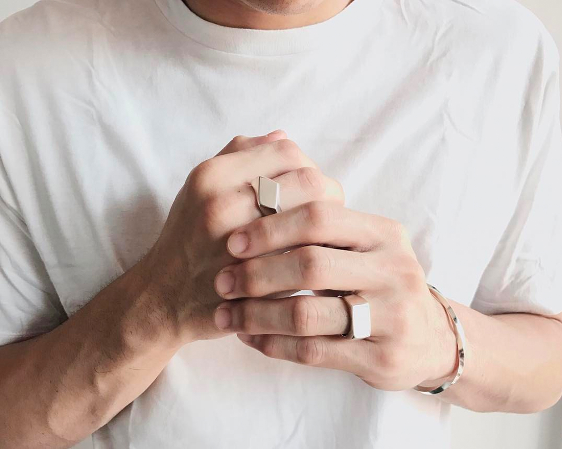 How To Wear Men’s Jewellery & Accessories And Where To Buy Them In Singapore