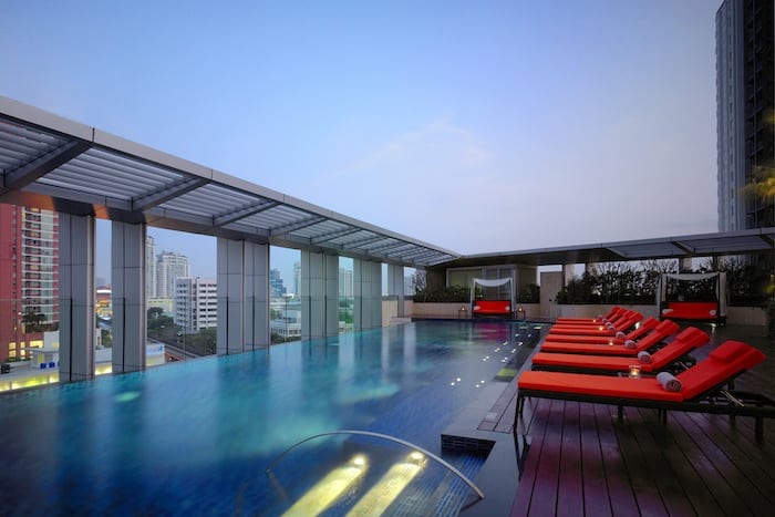 Bangkok Marriott Hotel Sukhumvit's Swimming Pool