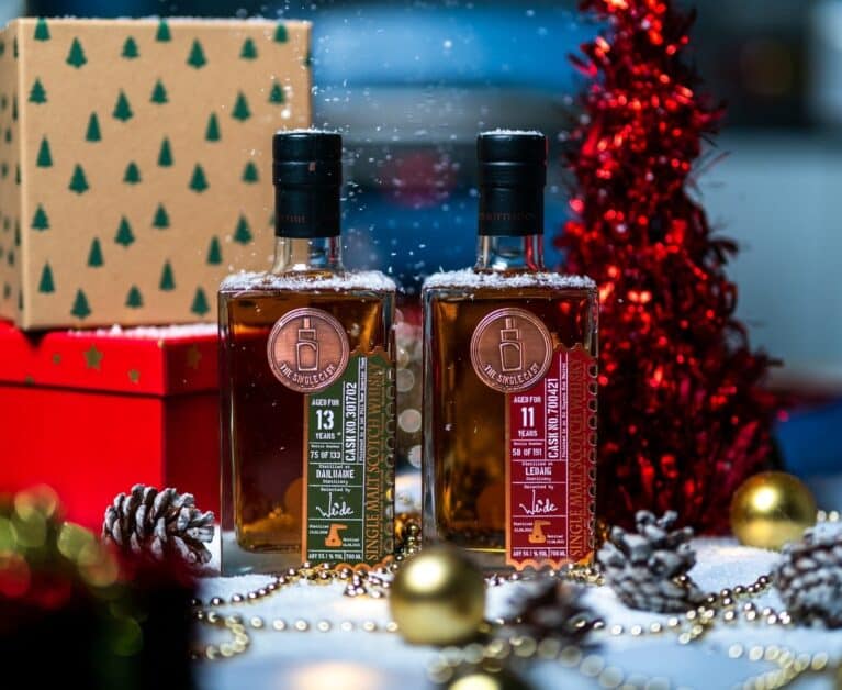 A Very Boozy Christmas: Mulled Wine, Festive Cocktails, and Whiskies to Put the Cheer in Your Holiday Party This 2021