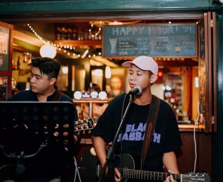 Live Music Venues in Singapore: The Best Spots to Chill Out with Live Bands and DJ Sets