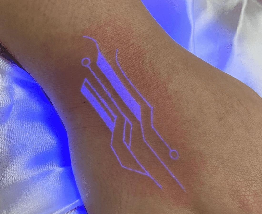 Tattoo Talk: Artists Experimenting with UV lights, Jagua Henna, and Inking Tips for Melanin-Rich Bodies - City Nomads