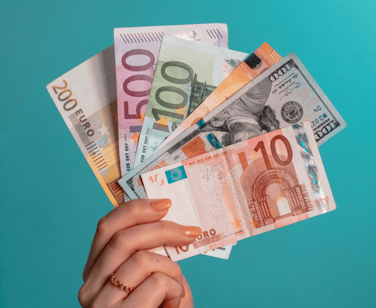 Alternative Ways to Exchange Money When Travelling