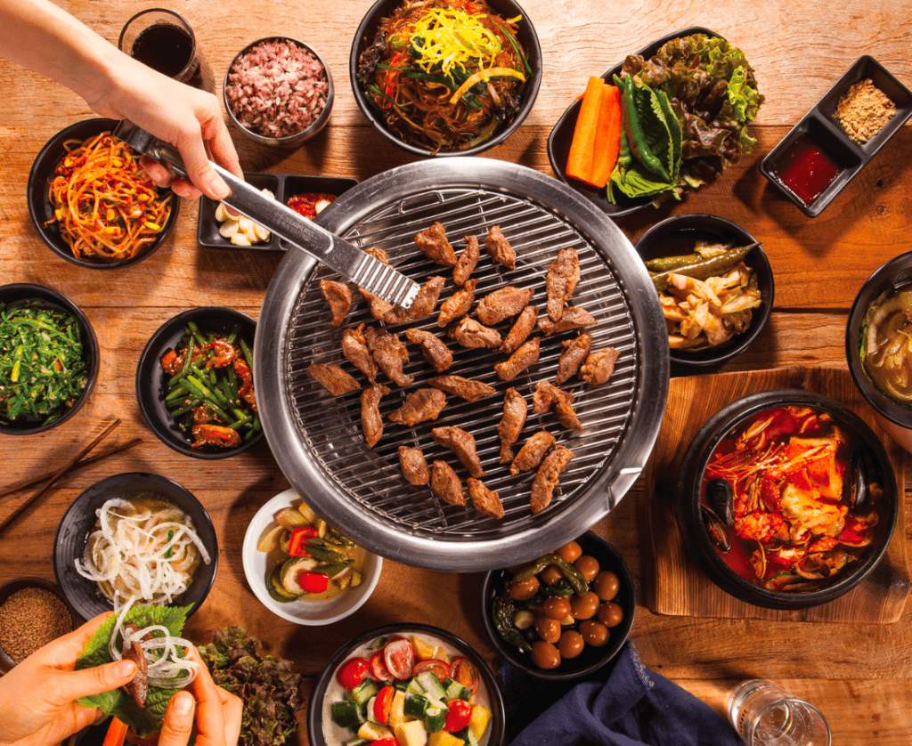 Restaurants and Bars in Singapore Keeping Their Doors Open During CNY