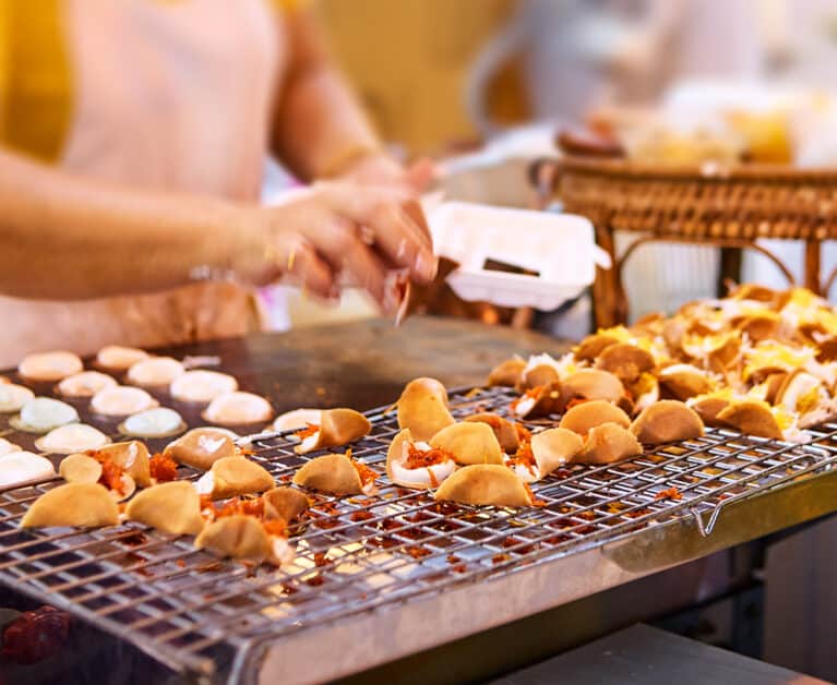 Mastering the Street Food Scene in Southeast Asia
