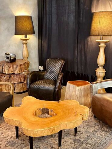 Arthur Zaaro wooden living room