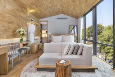 Fusion-Suites-Saigon-Corner-suite-one-bedroom