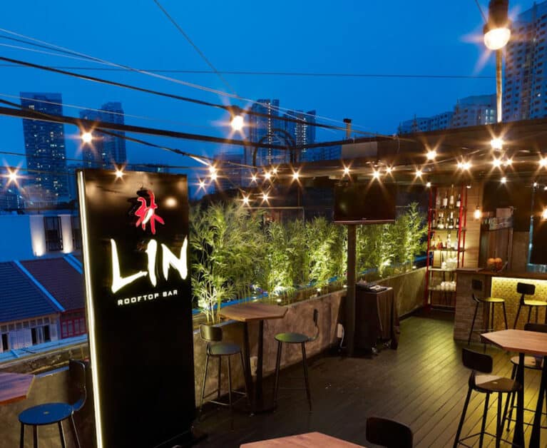 Lin Rooftop Bar Ambience