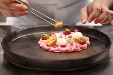 Lo quay Prickly Pear Mousse