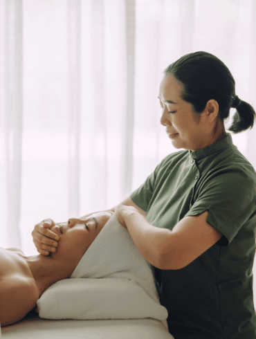 Oasia Spa face massage