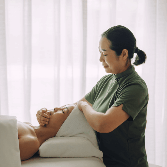 Oasia Spa face massage