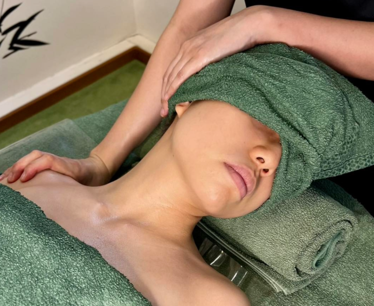 face massages in Singapore