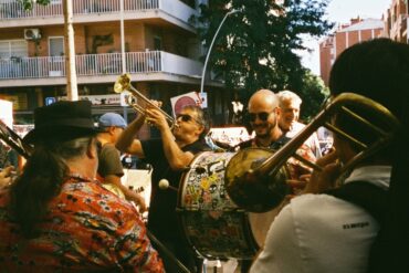 an image of band street busking in barcelona city
