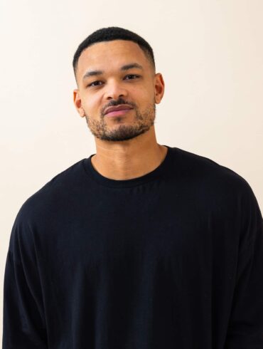 headshot of steven bartlett, host of the diary of a CEO