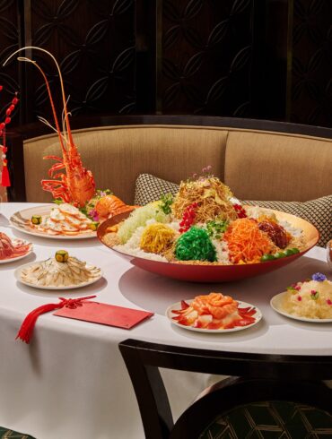 Prosperity yu sheng platter served at Cassia, Capella Singapore for an elegant Chinese New Year reunion dinner 2026